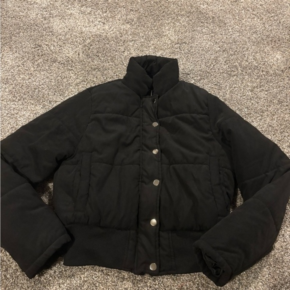 Pretty Little thing  waist length Women's Black Puffer Jacket size 2